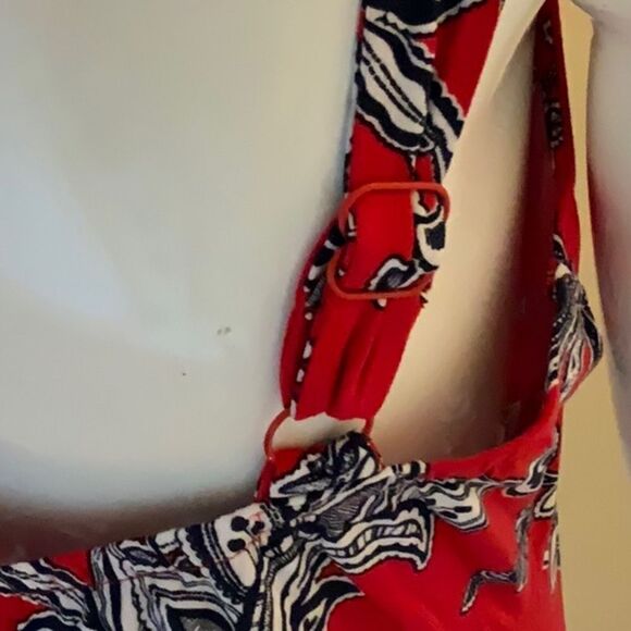 VENUS floral shark bite hem top - Picture 5 of 6